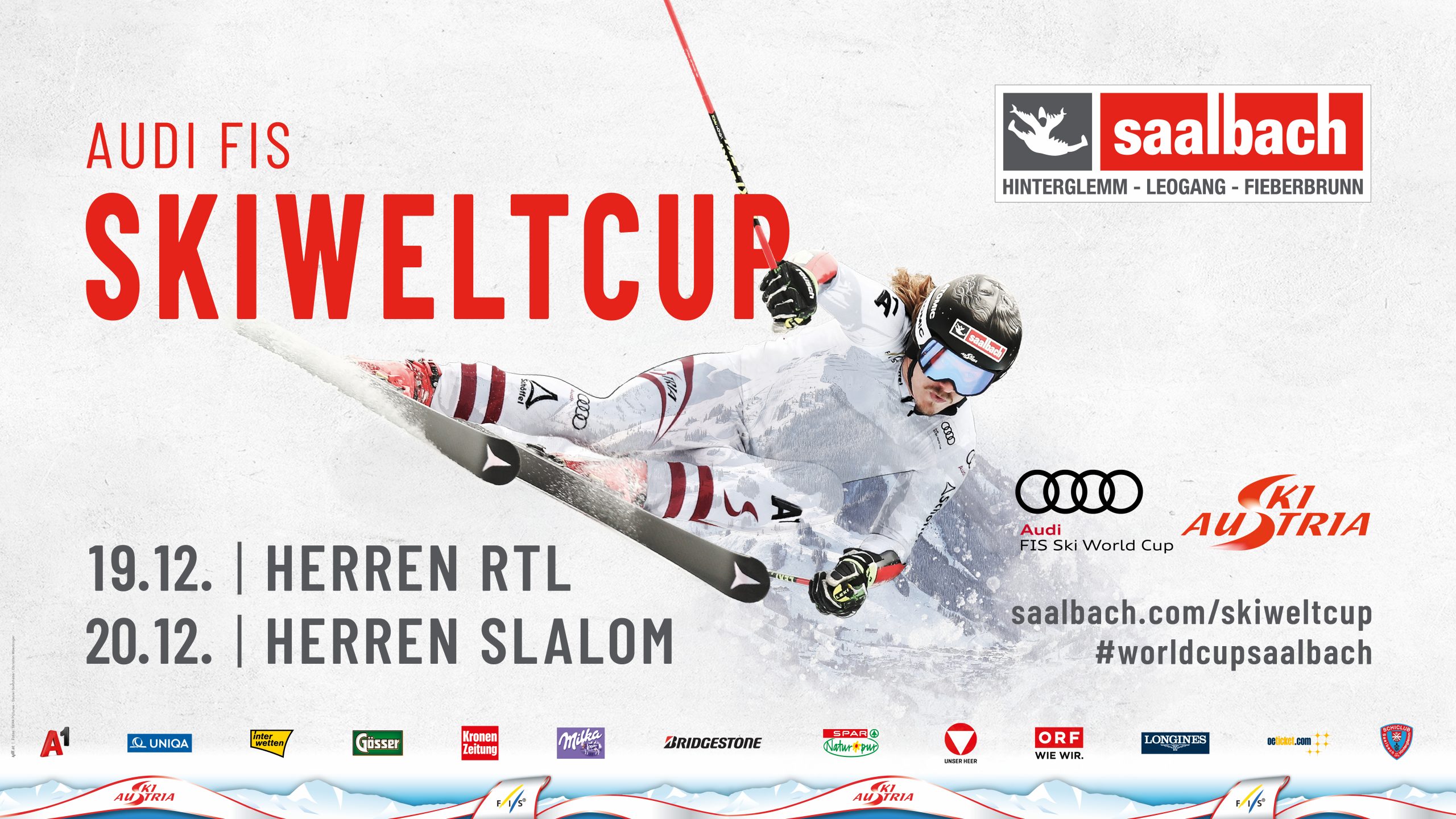 Ein Skifahrer in Aktion wirbt für den Audi FIS Ski World Cup in Saalbach, Österreich, mit Veranstaltungsdaten und Sponsorenlogos.
