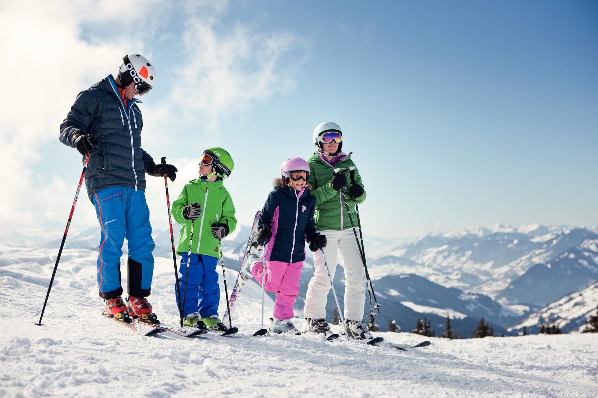 Sonniger Familien-Skitag im SalzburgerLand © SalzburgerLand Tourismus